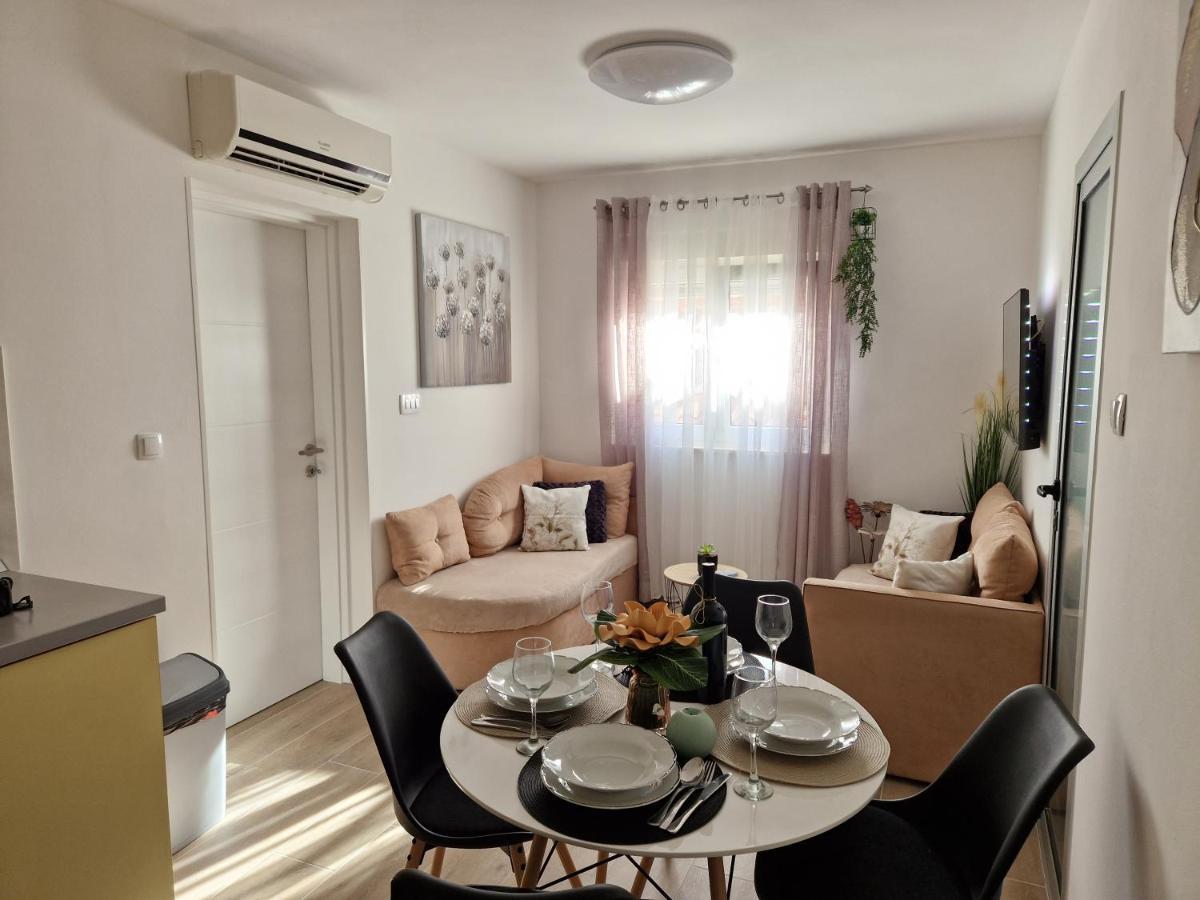 Duje Apartment *