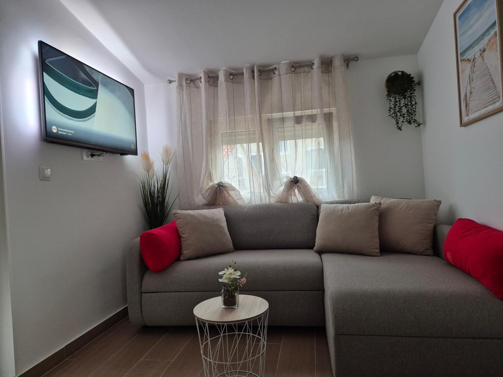 Duje Apartment *